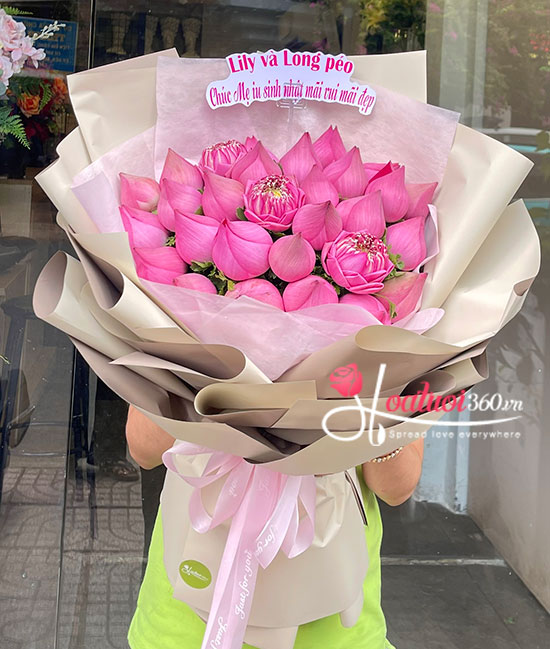Bó hoa sen hồng - Hạnh phúc to lớn