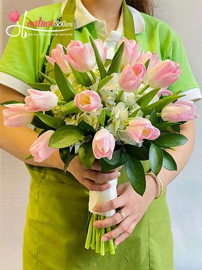 Bó hoa cưới tulip hồng - Bạn đời