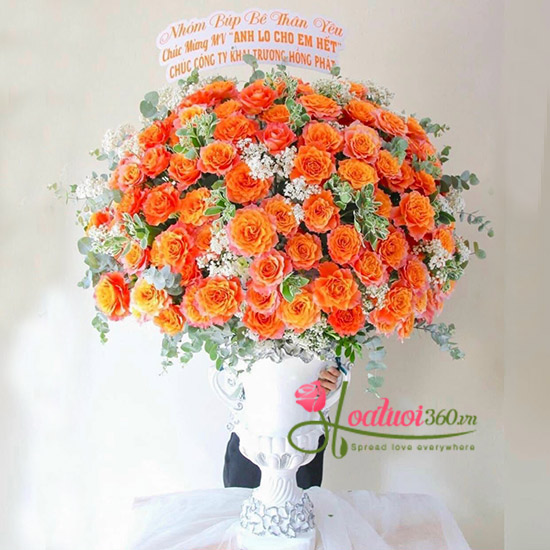 Bình hoa cúng khai trương thu hút tài lộc