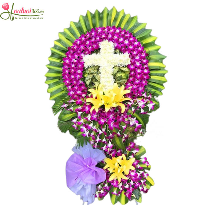 Vòng hoa chia buồn quận 7 hình thánh giá trong vòng tay chúa
