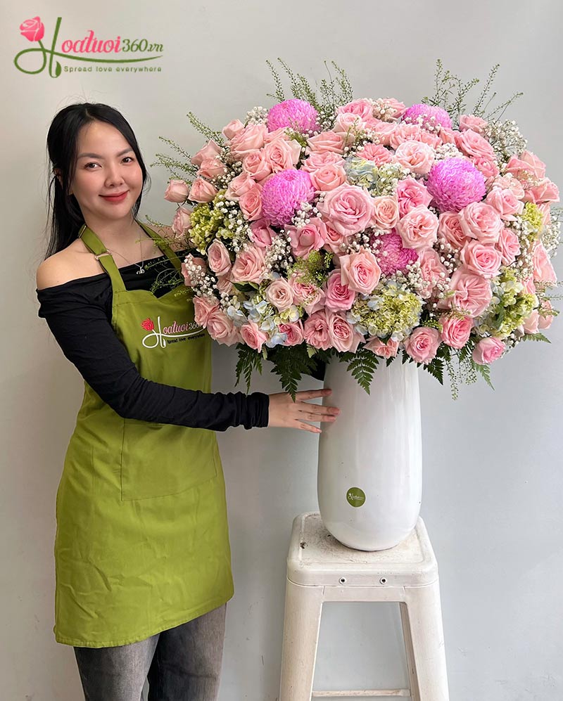 Hoa trang trí bàn ký tên đám cưới