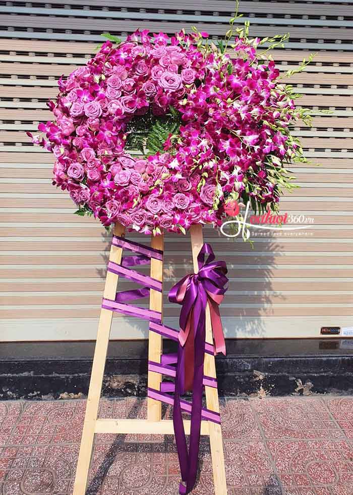 Hoa lan - Loài hoa màu tím phổ biến trong tang lễ