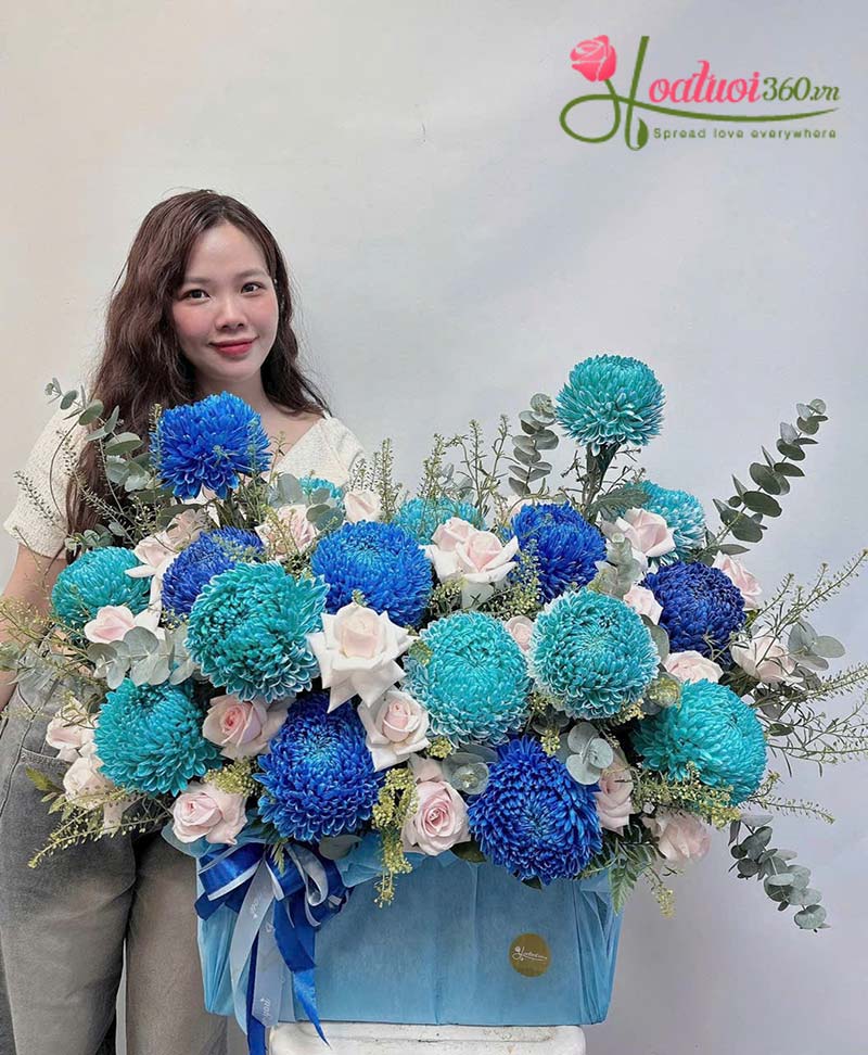 Bông hoa mẫu đơn màu xanh dương được nhuộm thủ công