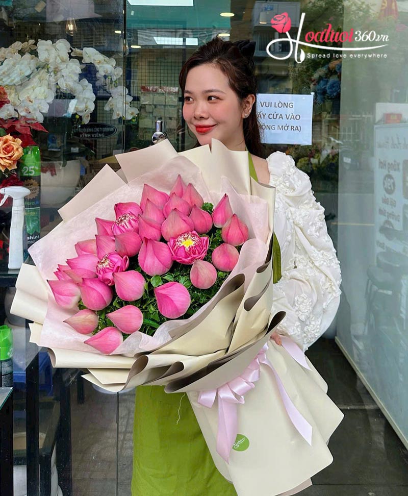 Hoa sen tặng Mẹ ngày Vu Lan