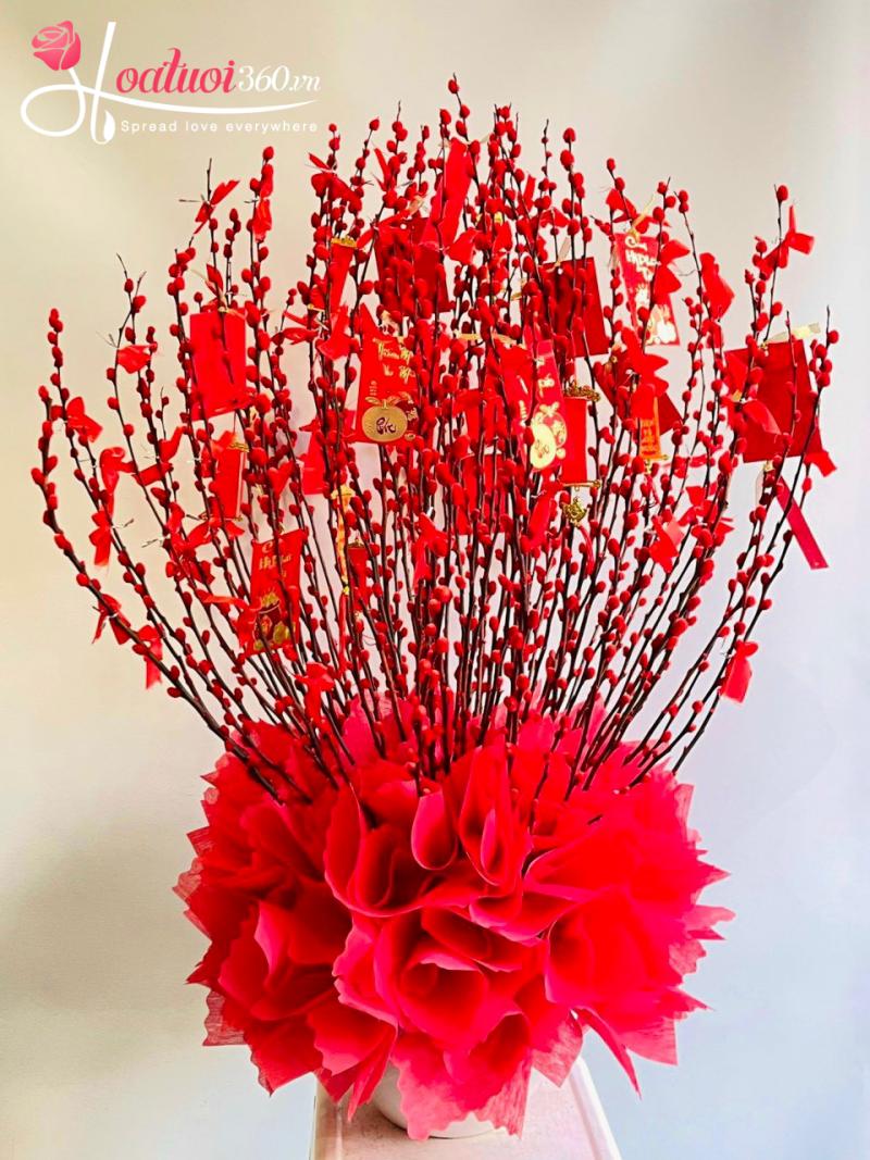 bình nụ tầm xuân đỏ toả tròn