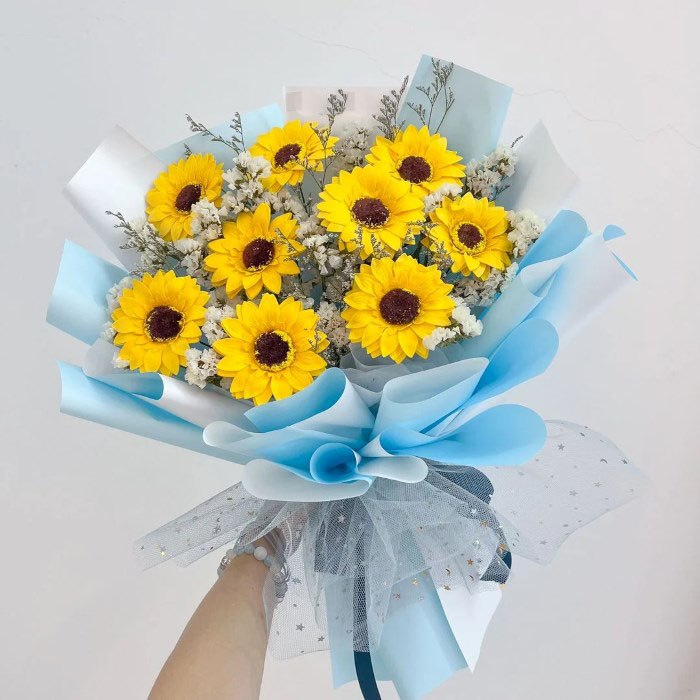 Bó hoa sáp hướng dương tạo hình như hoa thật tặng ngày khai trương