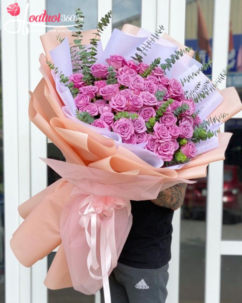 Bó hồng tím khổng lồ