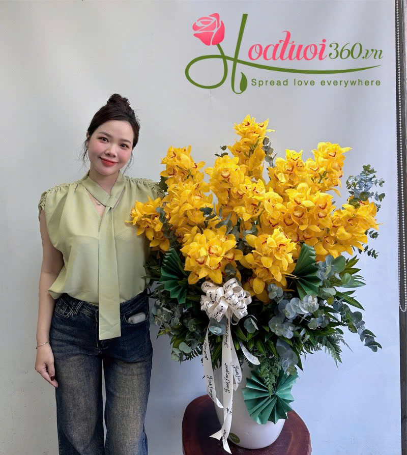 Hoa địa lan vàng