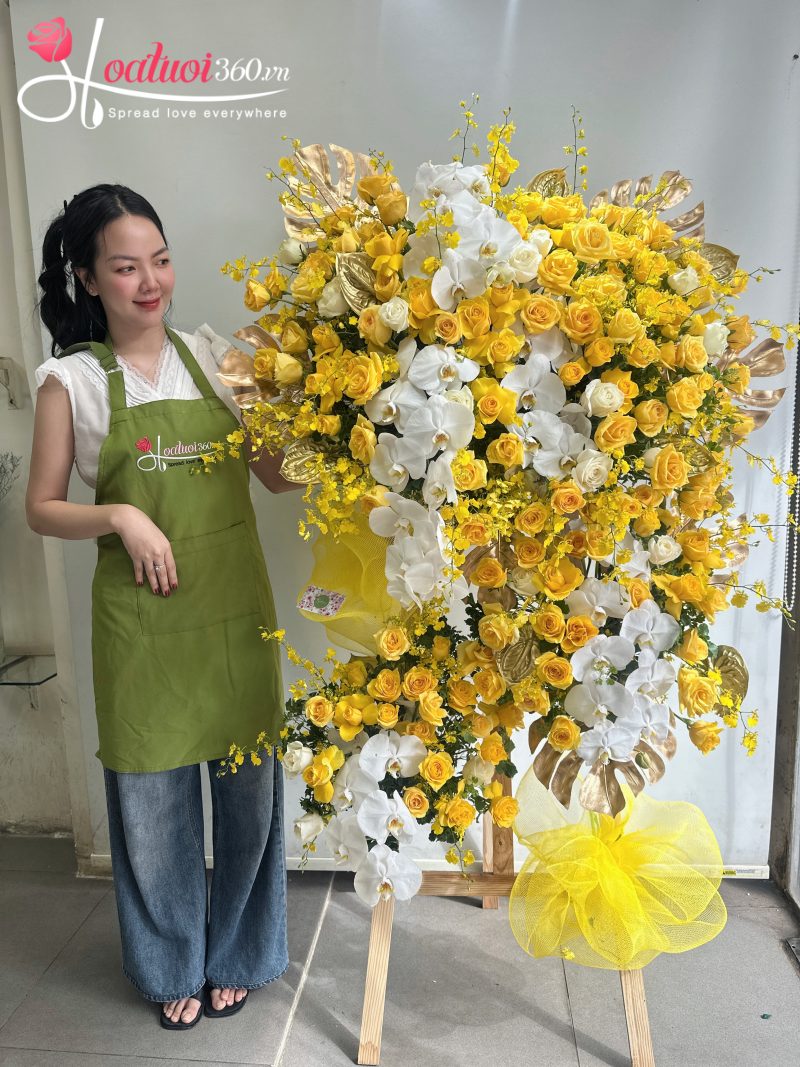 Kệ hoa hồng vàng mừng khai trương