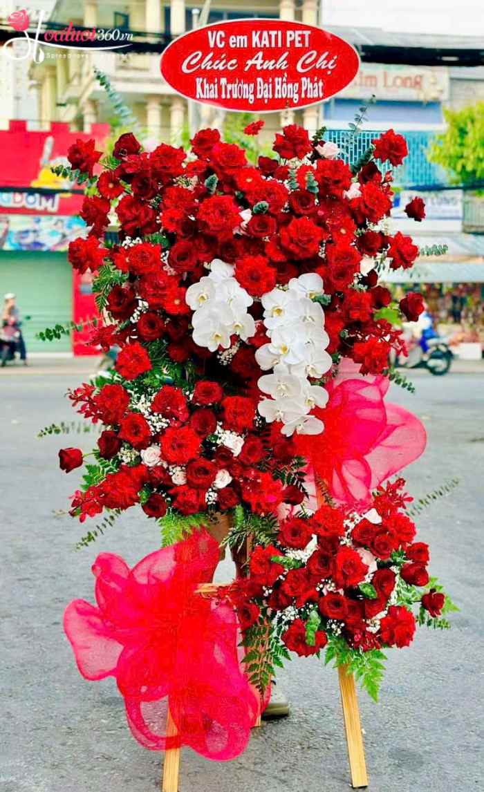 Kệ hoa 3 tầng mừng khai trương tại shop hoa Thanh Hoá