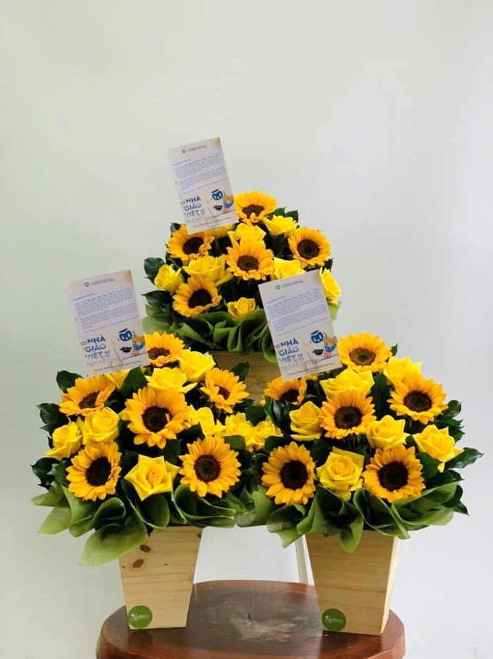 Lẵng hoa hướng dương mix hồng vàng cho ngày khai trương thêm rực rỡ