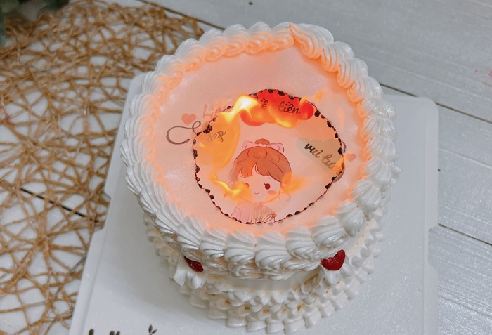Bánh kem sinh nhật đốt cháy