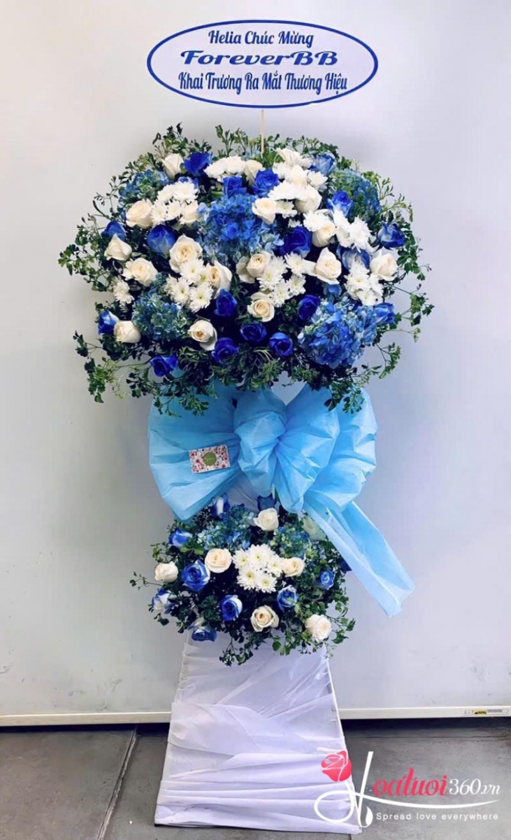 chọn kệ khai trương có màu sắc phù hợp