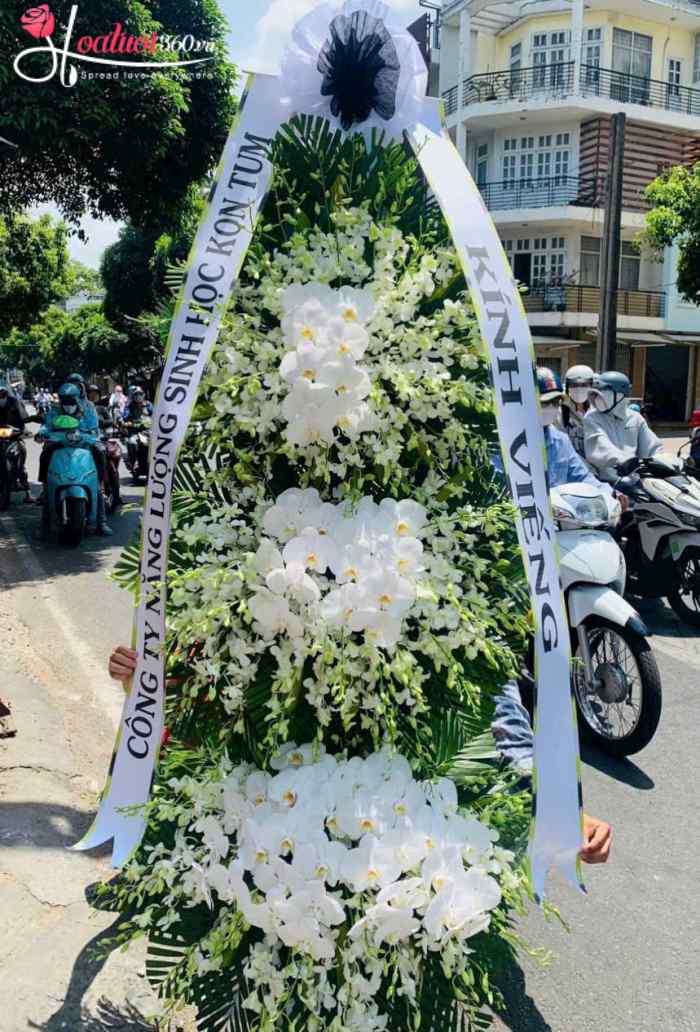 vòng hoa đám tang 3 tầng