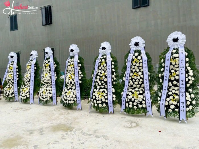 Vòng hoa chia buồn kiểu Hàn Quốc