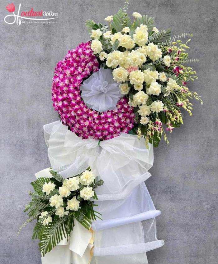 Vòng hoa chia buồn màu tím tại quận tân phú