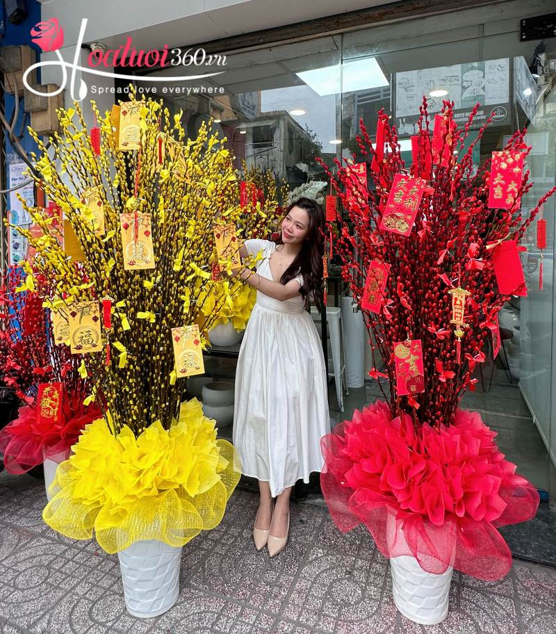 Bình hoa nụ tầm xuân dáng cao đẹp