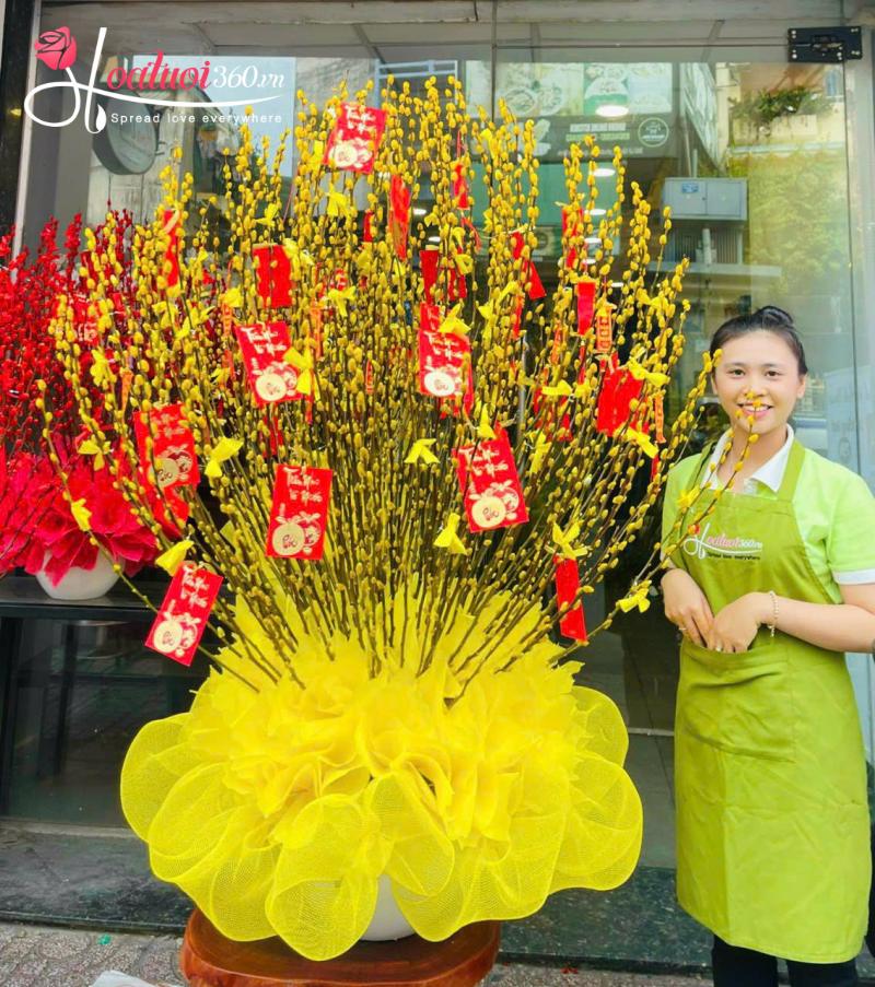 bình hoa nụ tầm xuân tone vàng