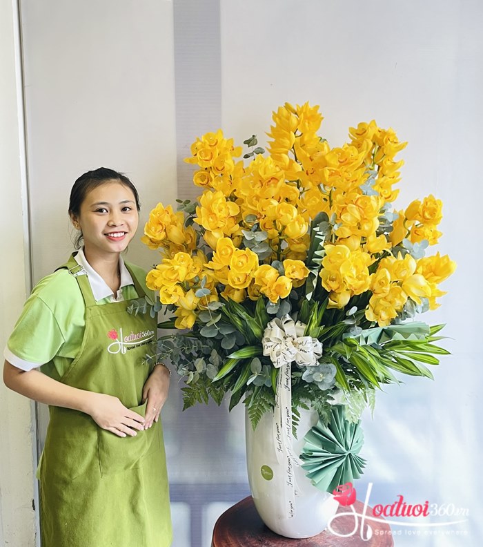 hoa địa lan vàng đẹp chơi Tết 2026