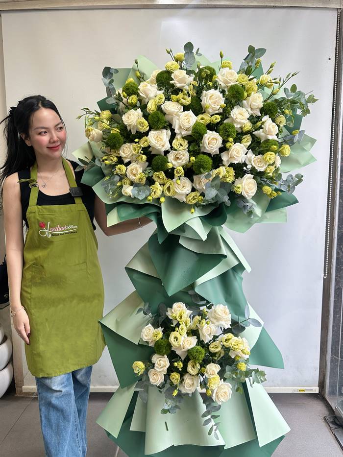 Cát tường nhỏ tạo nét sang trọng cho lẵng hoa