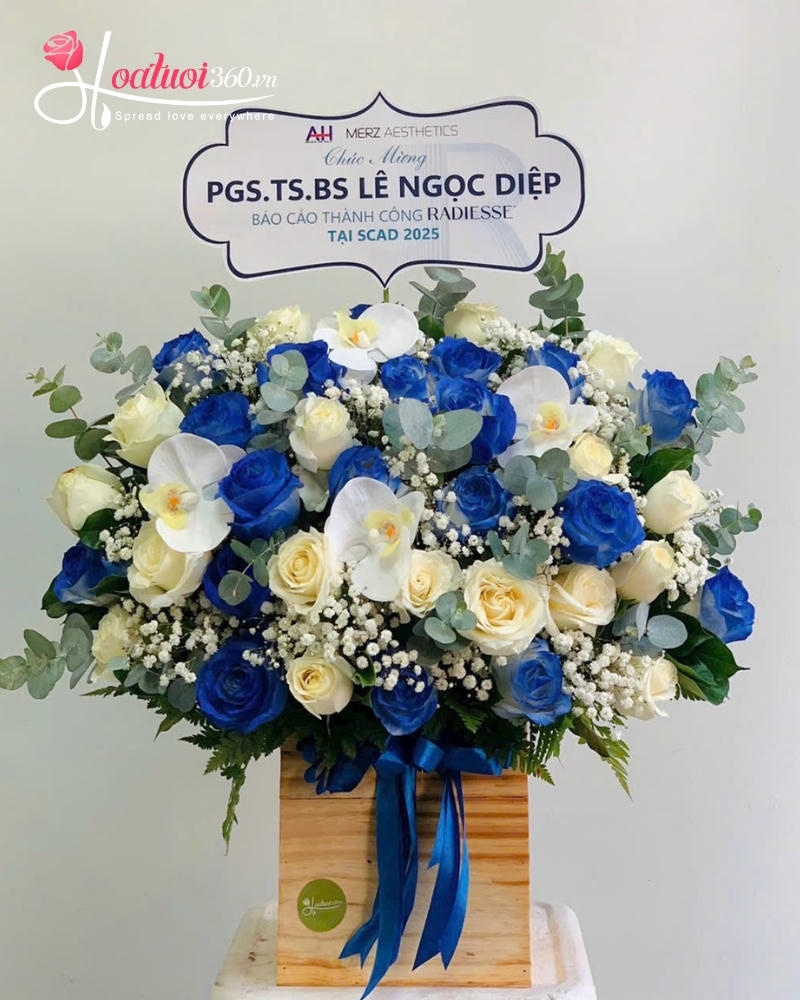 Hộp hoa chúc mừng 27/2 cho người thân