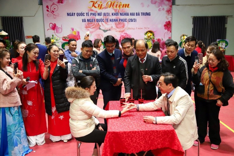 tổ chức các hoạt động chúc mừng ngày 8/3