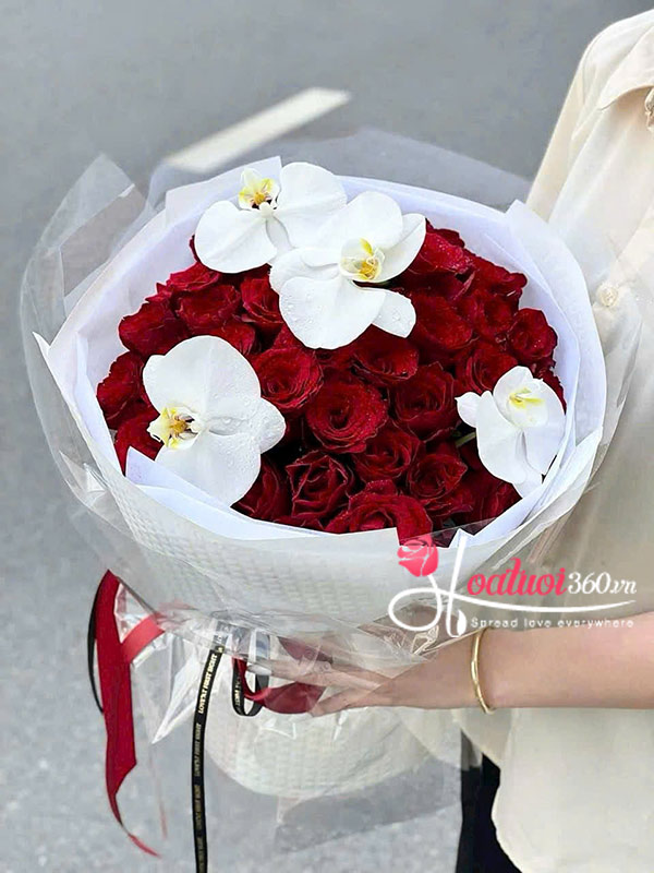 Bó hoa hồng đỏ - Yêu chỉ em thôi