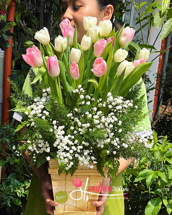 Hộp hoa tulip xinh - Nắng ấm bên tôi