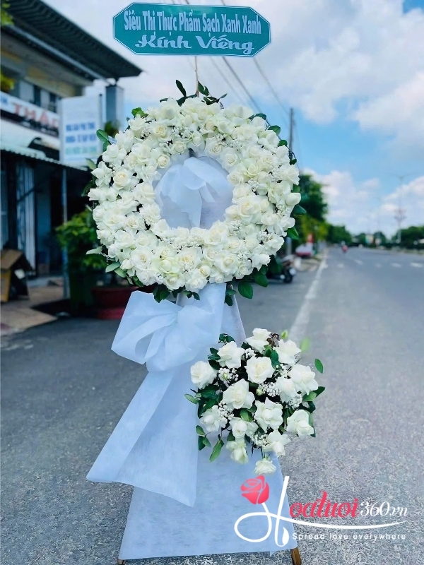 Kệ hoa chia buồn màu trắng - Đoạn cuối