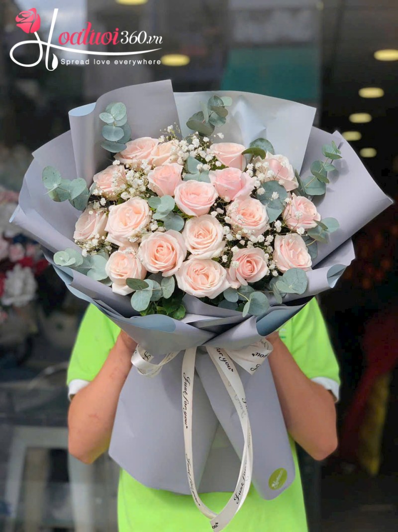 Bó hoa hồng tặng tốt nghiệp bạn nữ