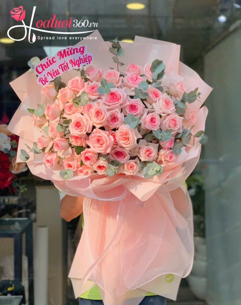 bó hoa hồng đẹp chúc mừng trong ngày tốt nghiệp