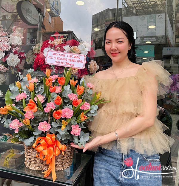 Giỏ hoa tulip - Tỏa sáng vươn xa
