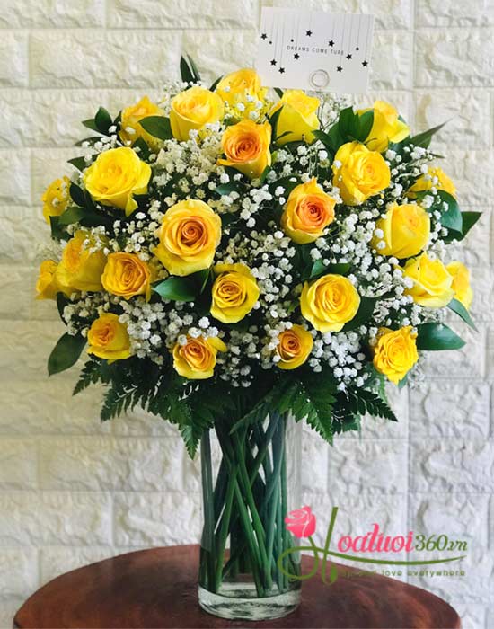 Bình hoa tươi tắn tại shop hoa đường Phổ Quang