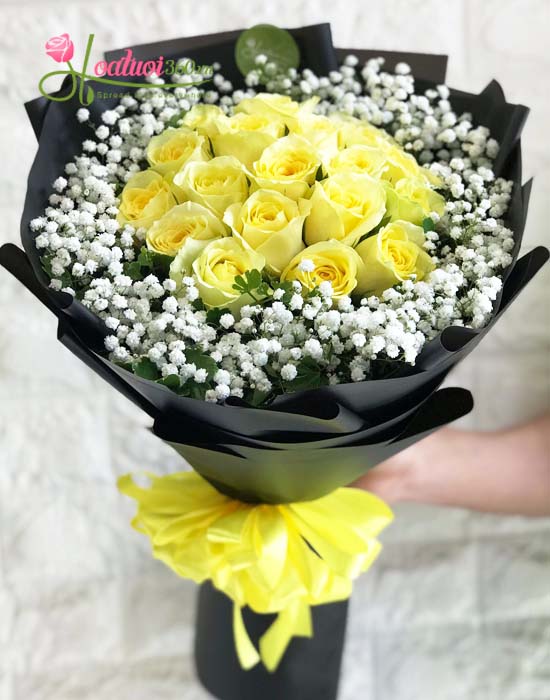 Many people believe that yellow roses are sign of betrayal of love