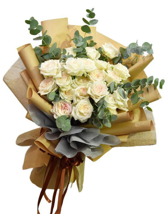 Bó hoa hồng trắng tặng sinh nhật người yêu cũ