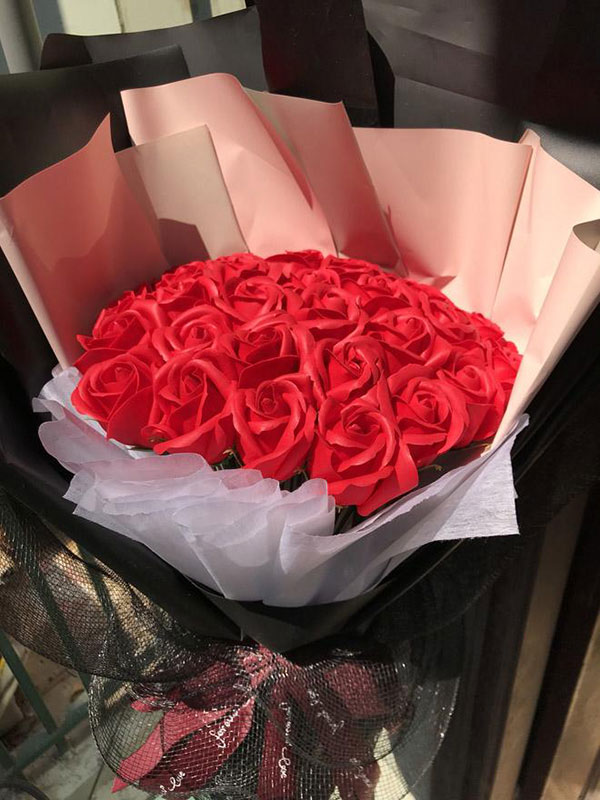 Tình yêu mãnh liệt kết từ những bông hồng tặng bạn gái dịp giáng sinh