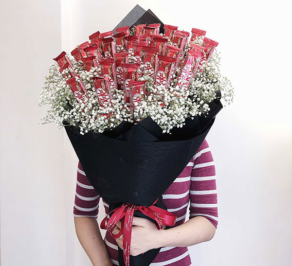 Bó hoa Kitkat cho cô nàng yêu sự ngọt ngào