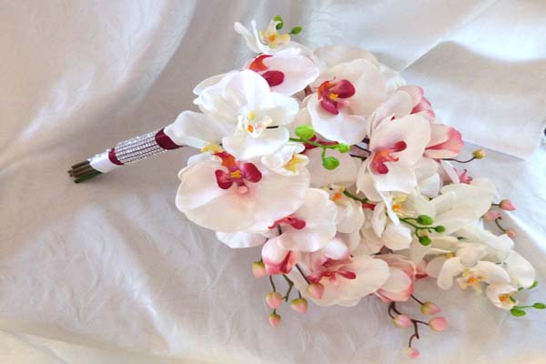 Các mẫu hoa cưới bằng hoa lan độc đáo