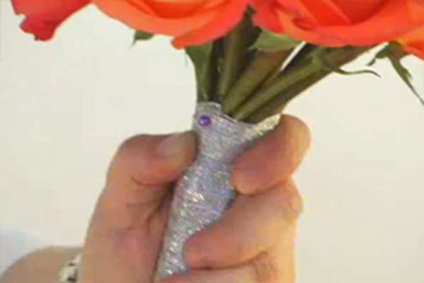 Cách làm hoa cưới cầm tay kết từ hoa hồng đơn giản và đẹp nhất8