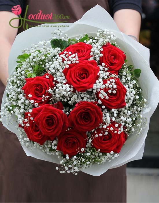 Bó hoả hồng đỏ tía dành riêng tặng tình nhân trong số nhịp lễ