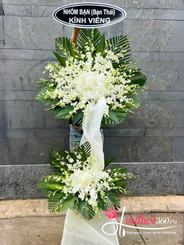 Kệ hoa chia buồn màu trắng 2 tầng - Tình sâu nghĩa nặng 
