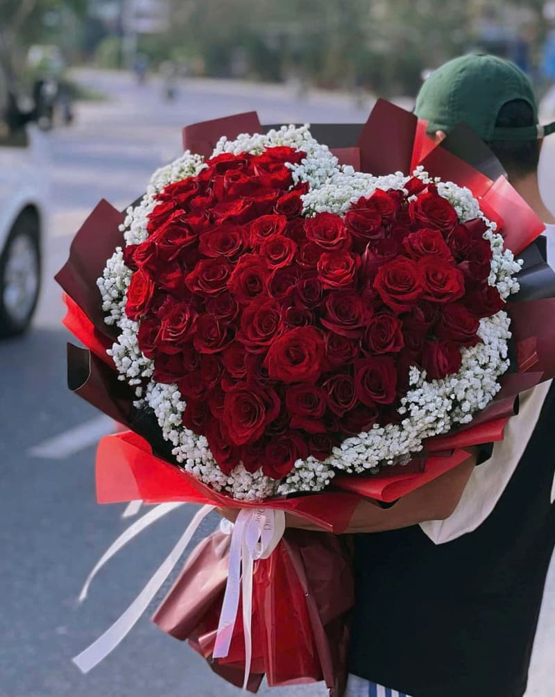 Bó hoa hồng đỏ kết hình trái tim lãng mạn tặng vợ