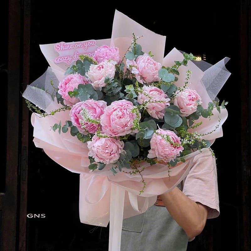 Bó hoa sinh nhật mẫu đơn hồng nhẹ nhàng tặng mẹ