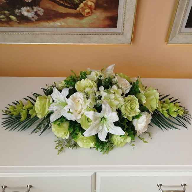 Hoa để bàn kết hợp hài hòa giữa hoa lily và hoa lan Hoa để bàn đẹp nhất