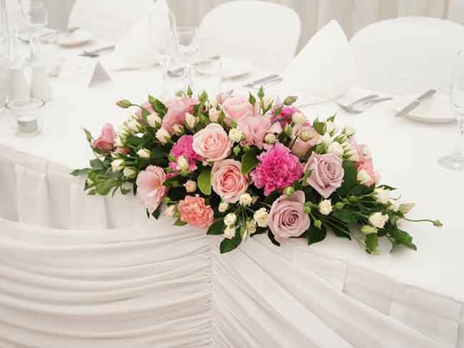 Hoa để bàn nhẹ nhàng, tinh tế Hoa để bàn nhẹ nhàng, tinh tế
