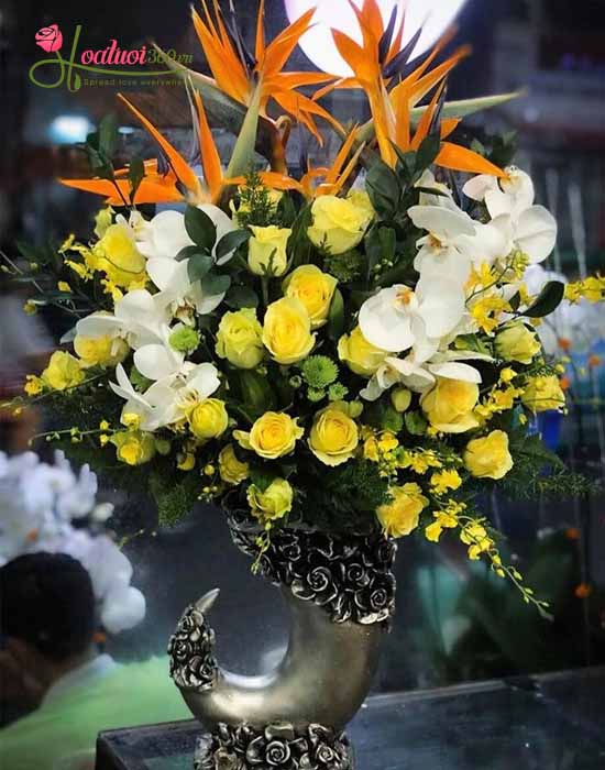 Luxury housewarming flower vase