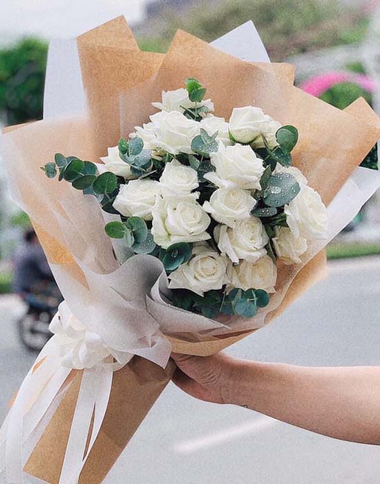 Bó hoa hồng trắng - Vẻ đẹp tinh khiết