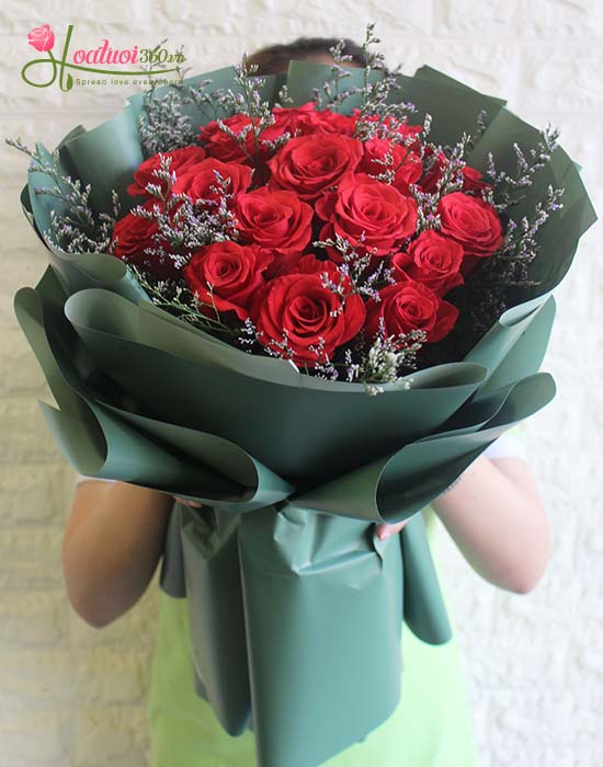 Bó hoa hồng tặng bạn gái nhân ngày tốt nghiệp