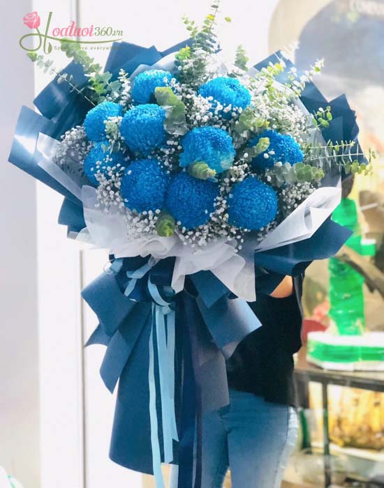 Bouquet of blue chrysanthemum peonies to express secret feelings