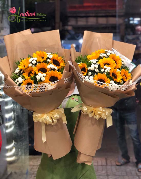 Bouquet of sunflowers with many cheap bouquets